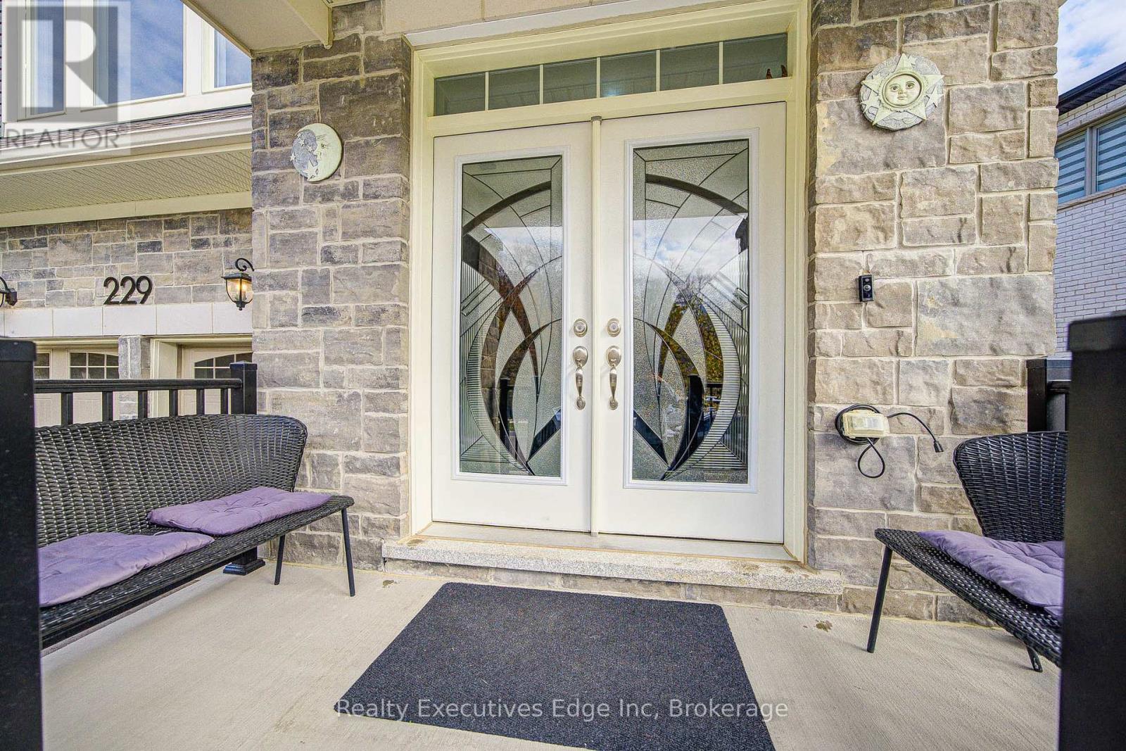 229 FORESTWALK STREET