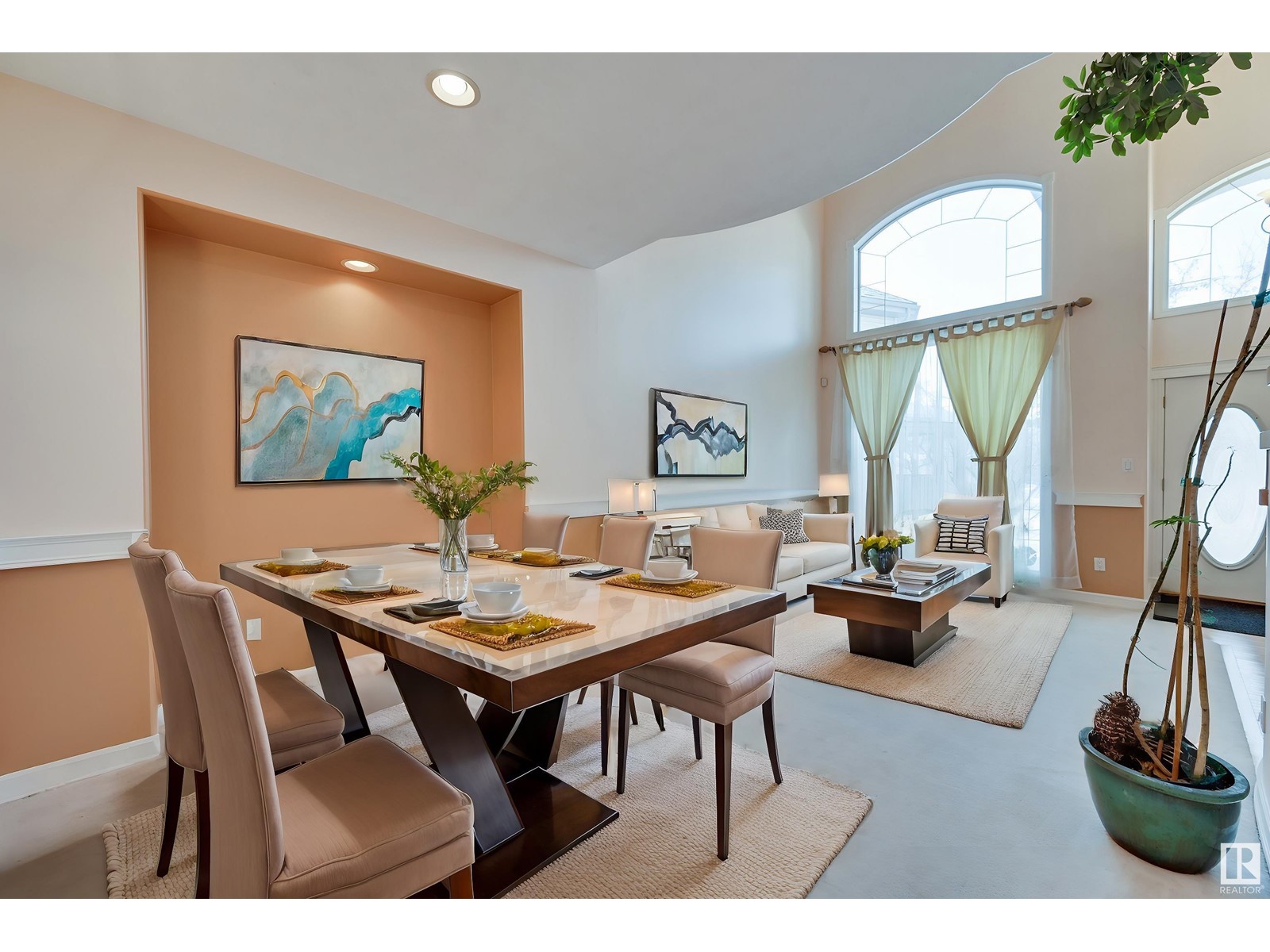 318 DARLINGTON CR NW