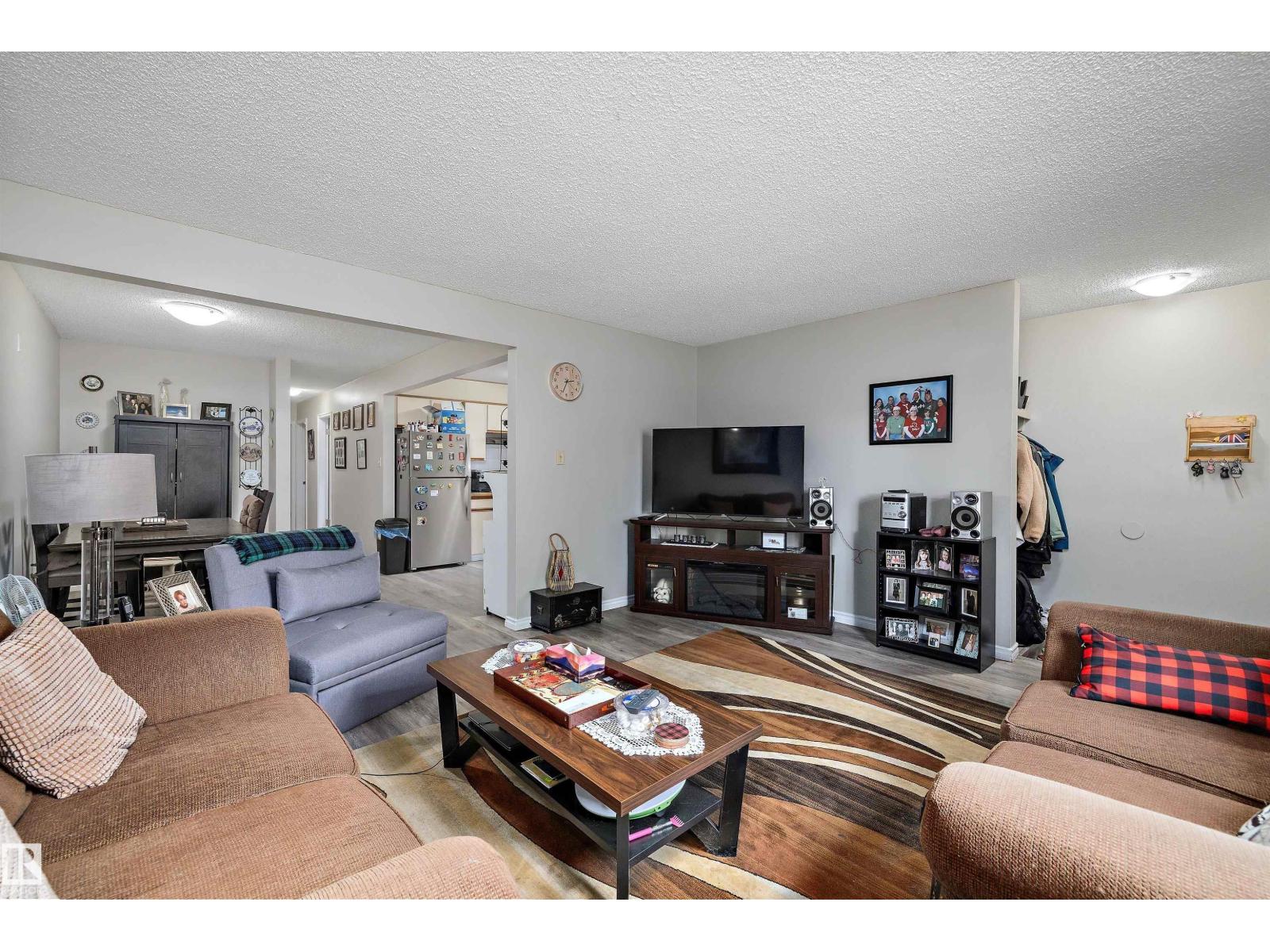 11911/11913 123 ST NW