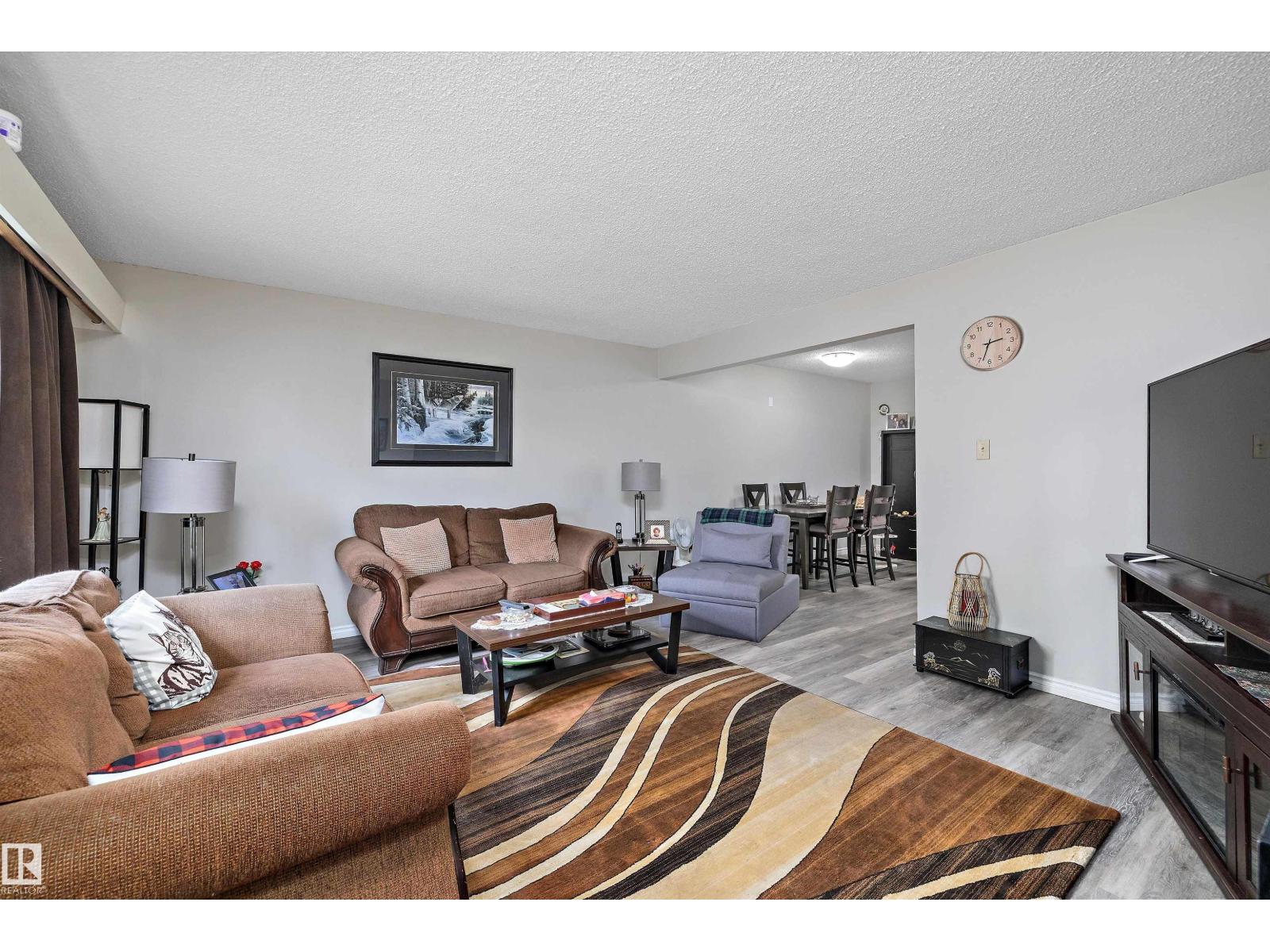 11911/11913 123 ST NW