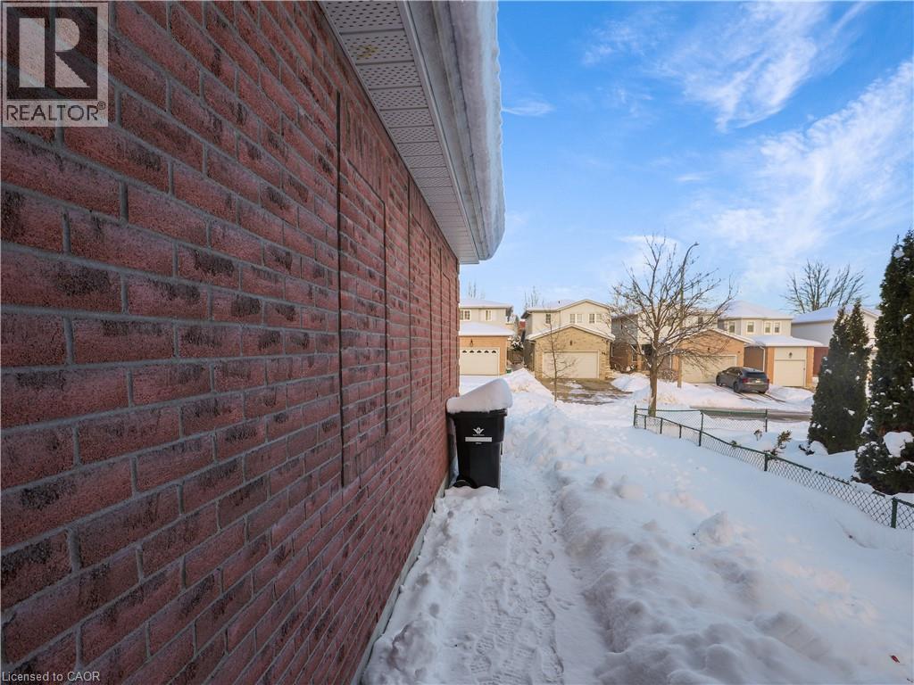 67 NORTHMANOR Crescent