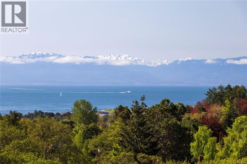 701 1033 Belmont Ave Victoria BC V8S3T4