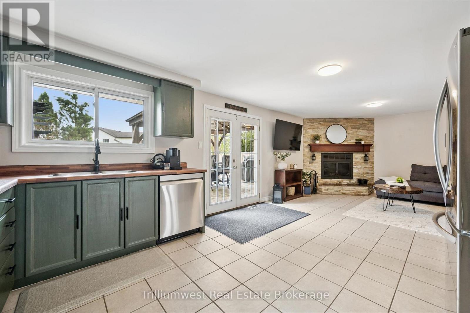 625 PINE ISLAND CRESCENT