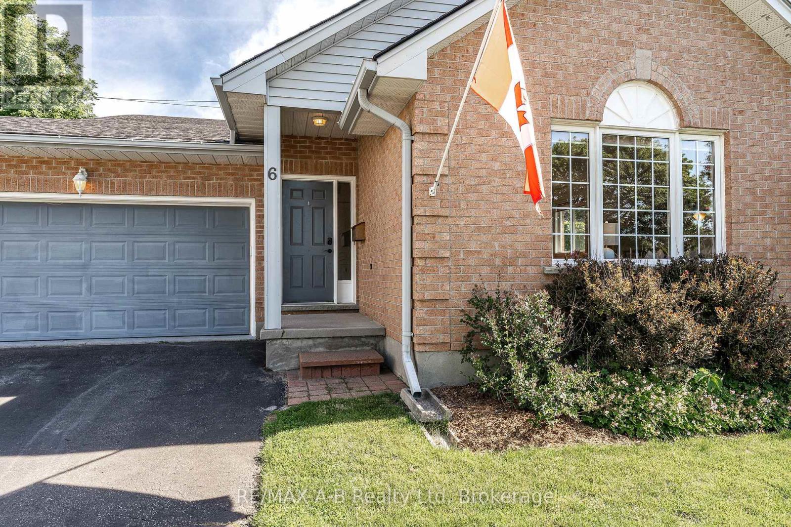 6 MEADOWRIDGE COURT