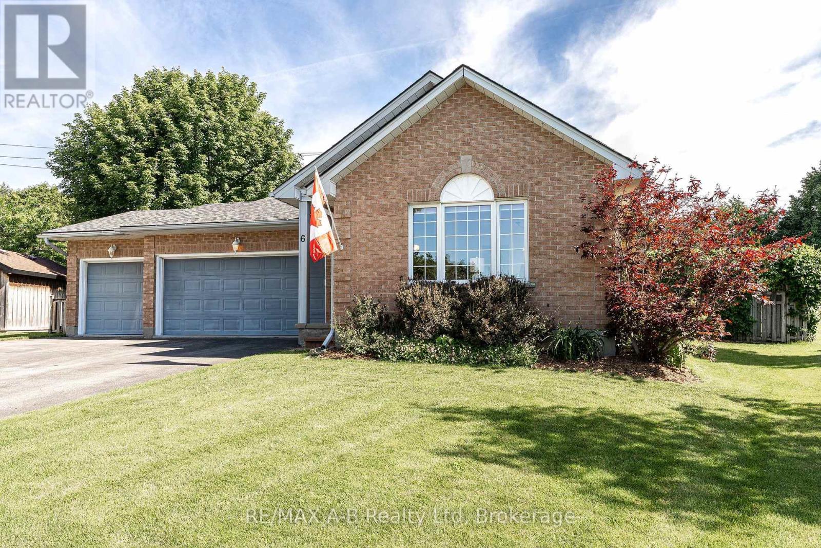 6 MEADOWRIDGE COURT
