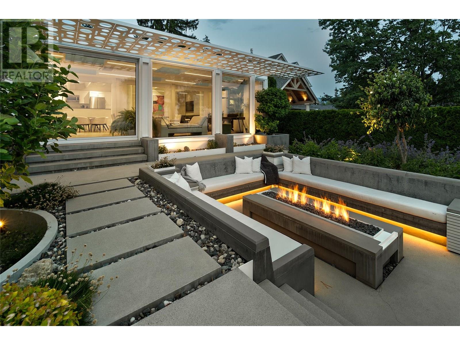 4110 Lakeshore Road