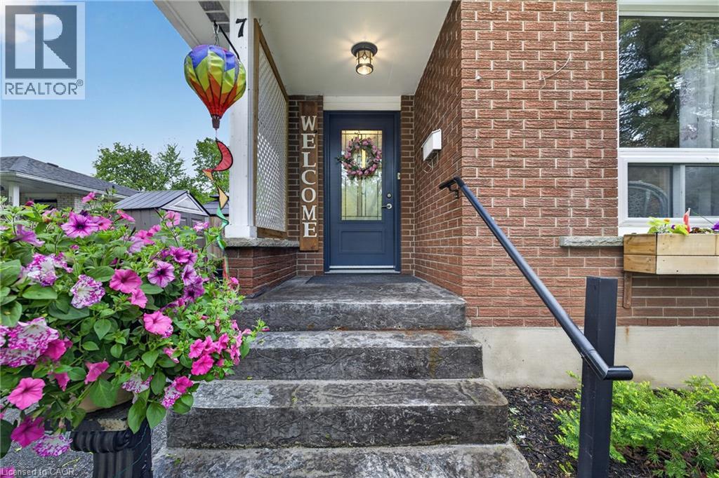 7 WINDERMERE Court