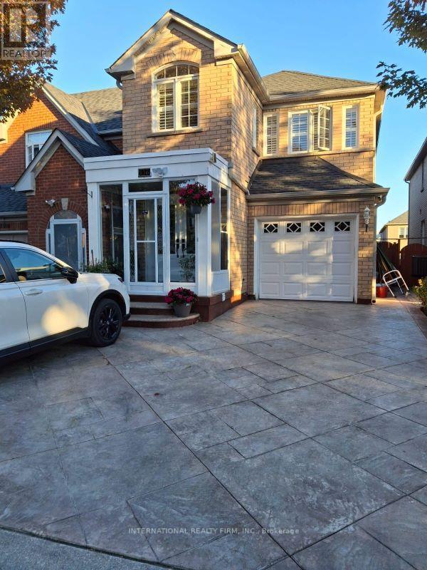 136 TARA CRESCENT