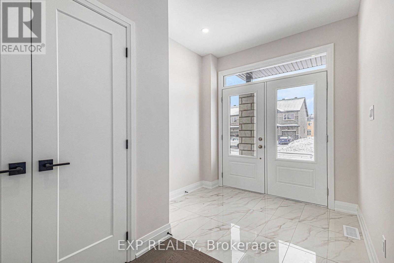 402 FLEET CANUCK PRIVATE