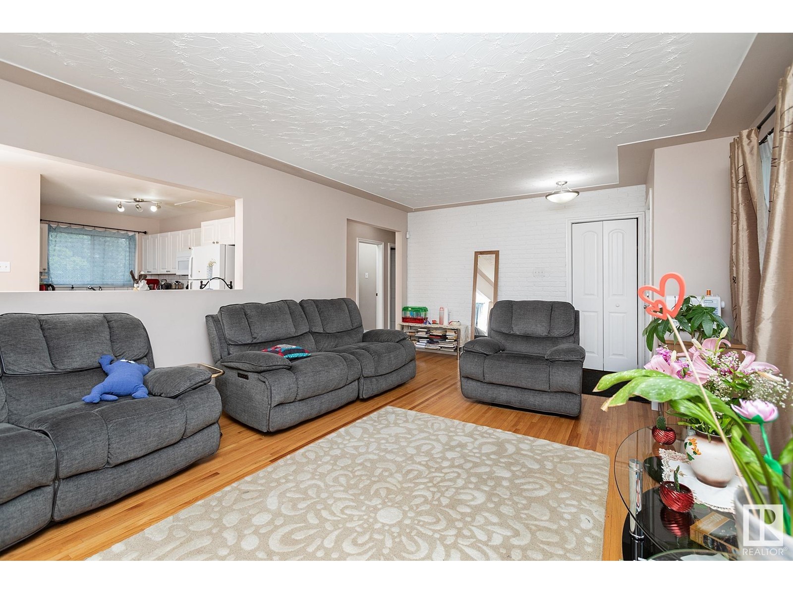 13519 108 ST NW