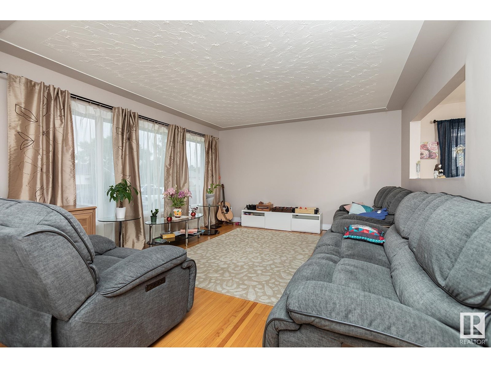 13519 108 ST NW
