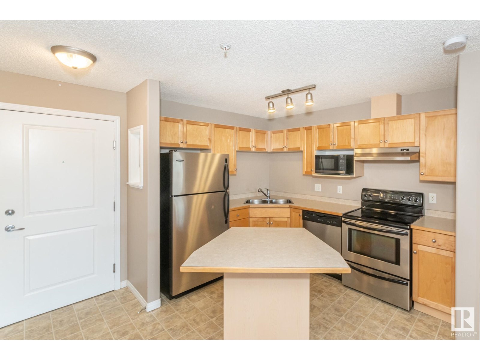 #119 245 EDWARDS DR SW