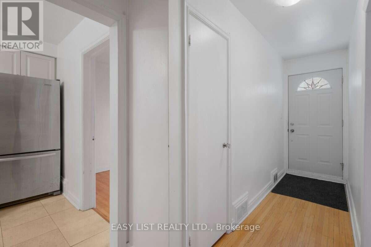 39 CHURCHILL AVENUE