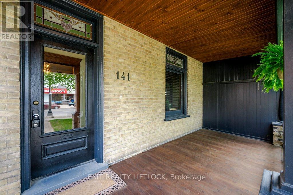 141 HUNTER STREET E