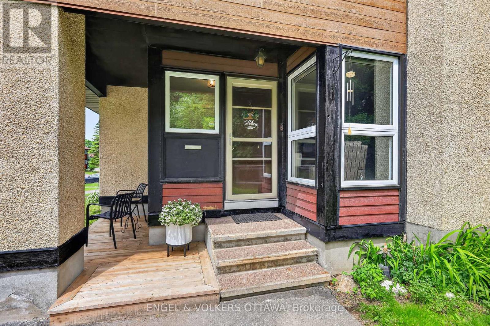 6 - 164 MCCLINTOCK WAY