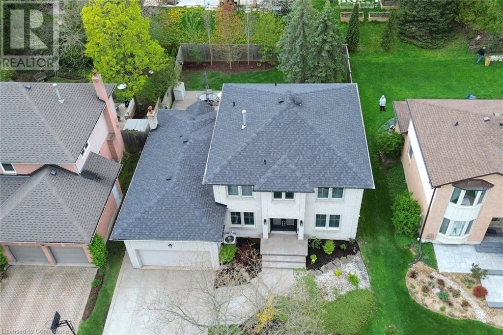 34 SUTER Crescent