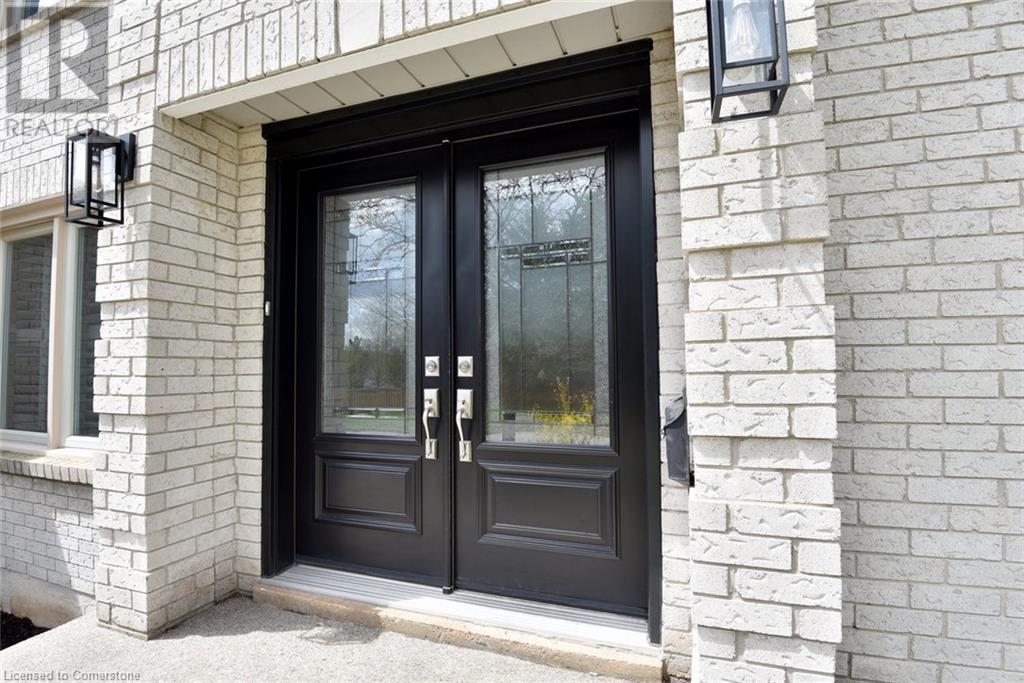 34 SUTER Crescent