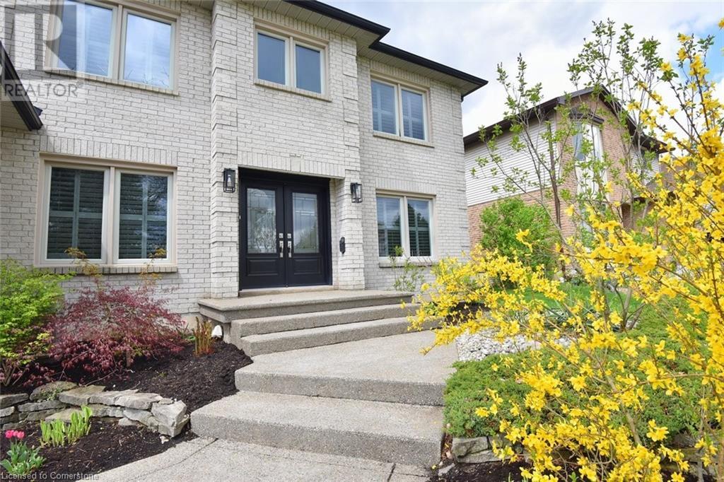 34 SUTER Crescent