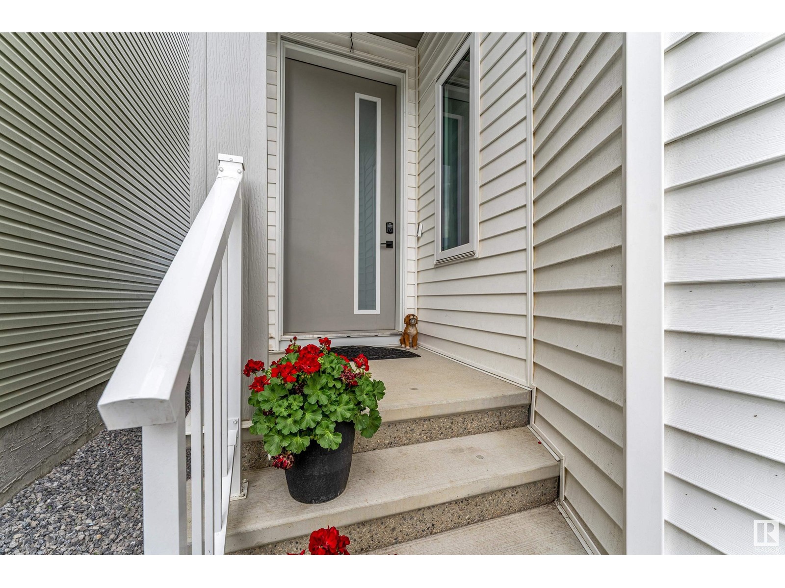 4816 177 AV NW