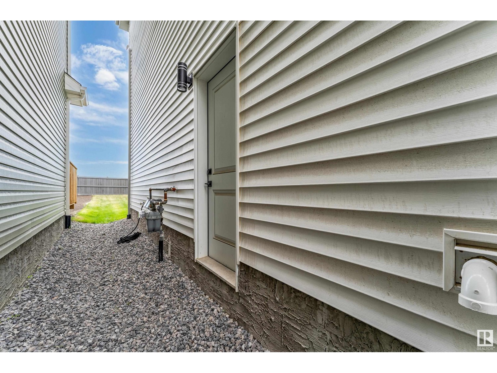 4816 177 AV NW
