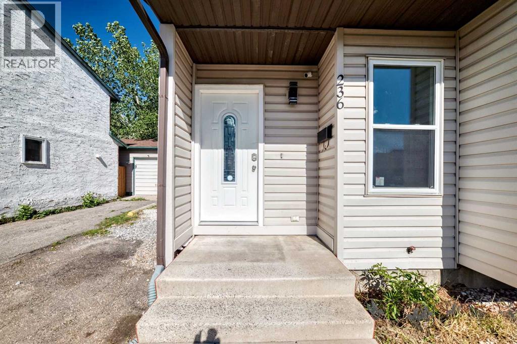 236 Pinemill Mews NE