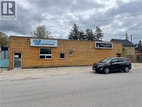 513 11TH Avenue Hanover ON N4N2S3