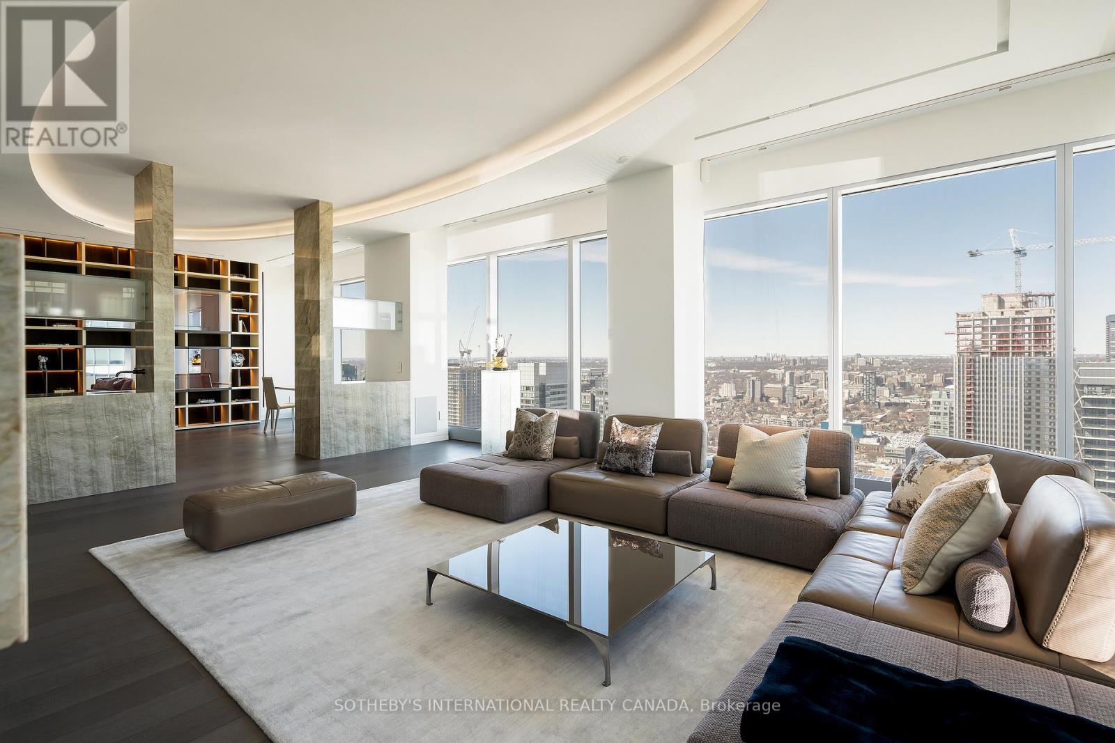 4602/03 - 183 WELLINGTON STREET W