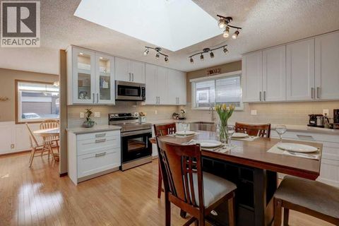 79 Bermondsey Way NW Calgary AB T3K1V5
