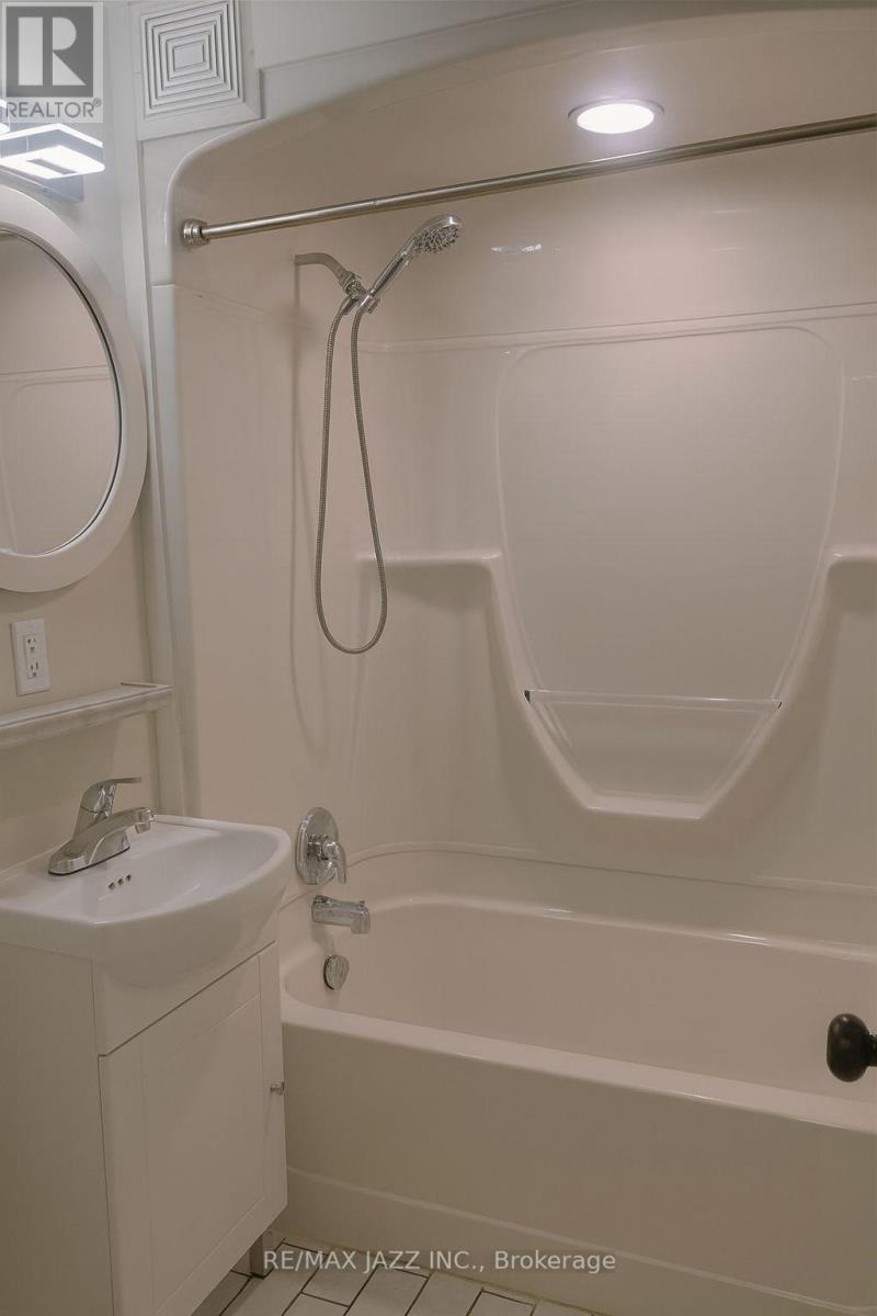 37-43 LEONARD AVENUE