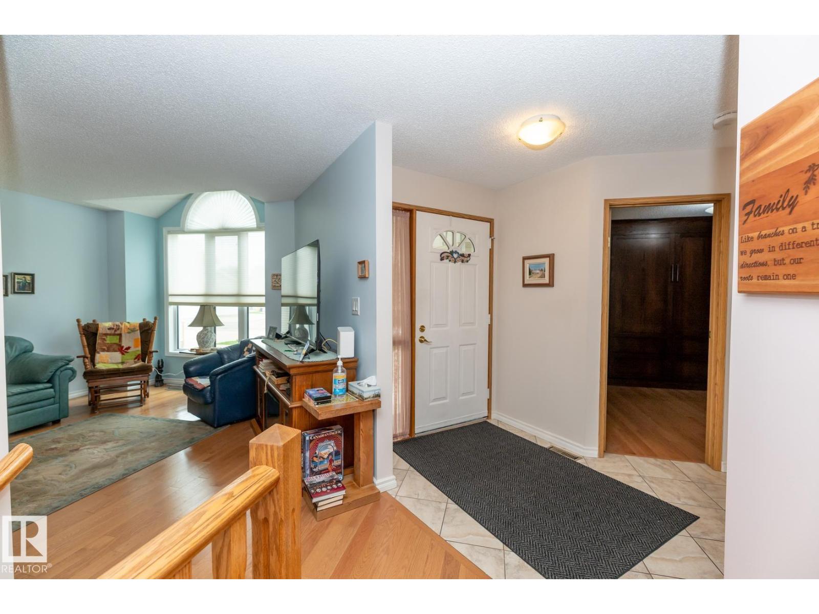 10860 25 AV NW