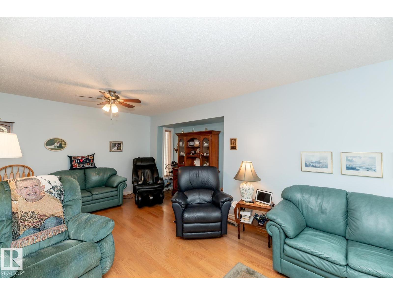 10860 25 AV NW