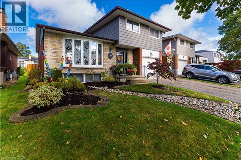 56 RAMBLEWOOD Way Kitchener ON N2N1G7
