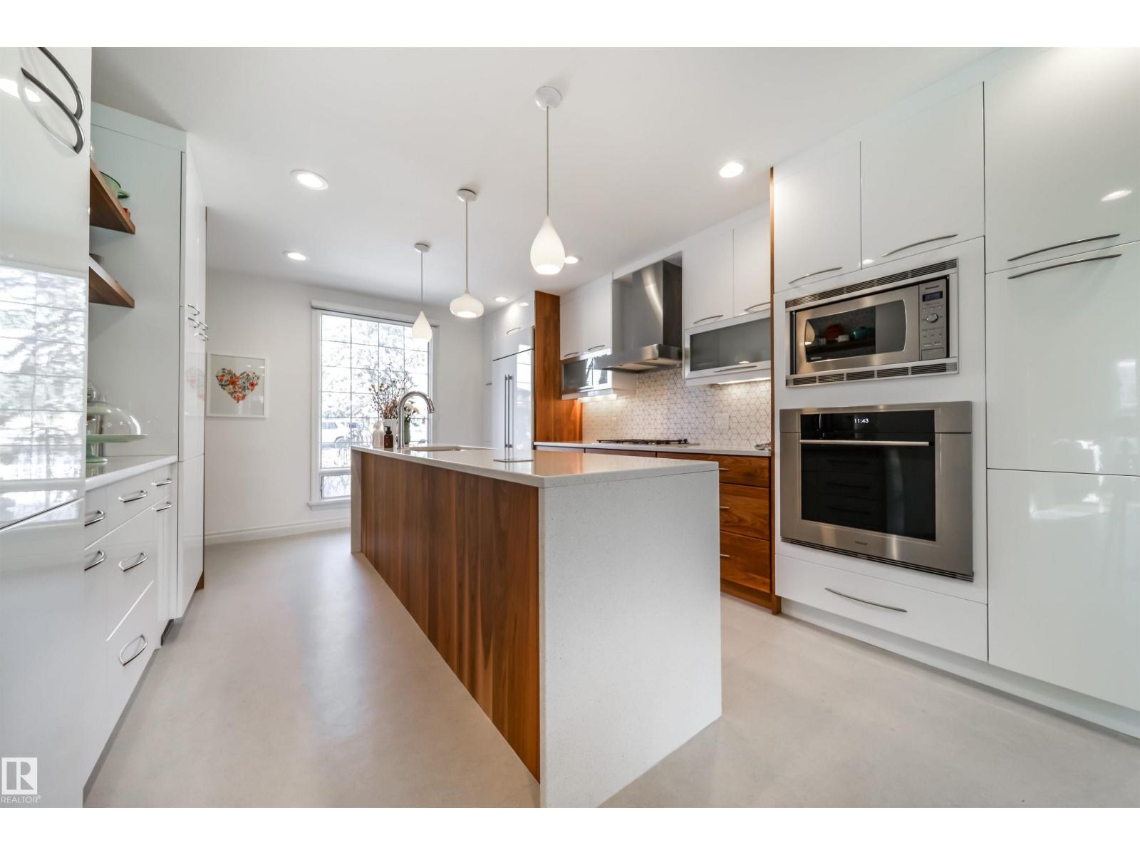 10445 134 ST NW