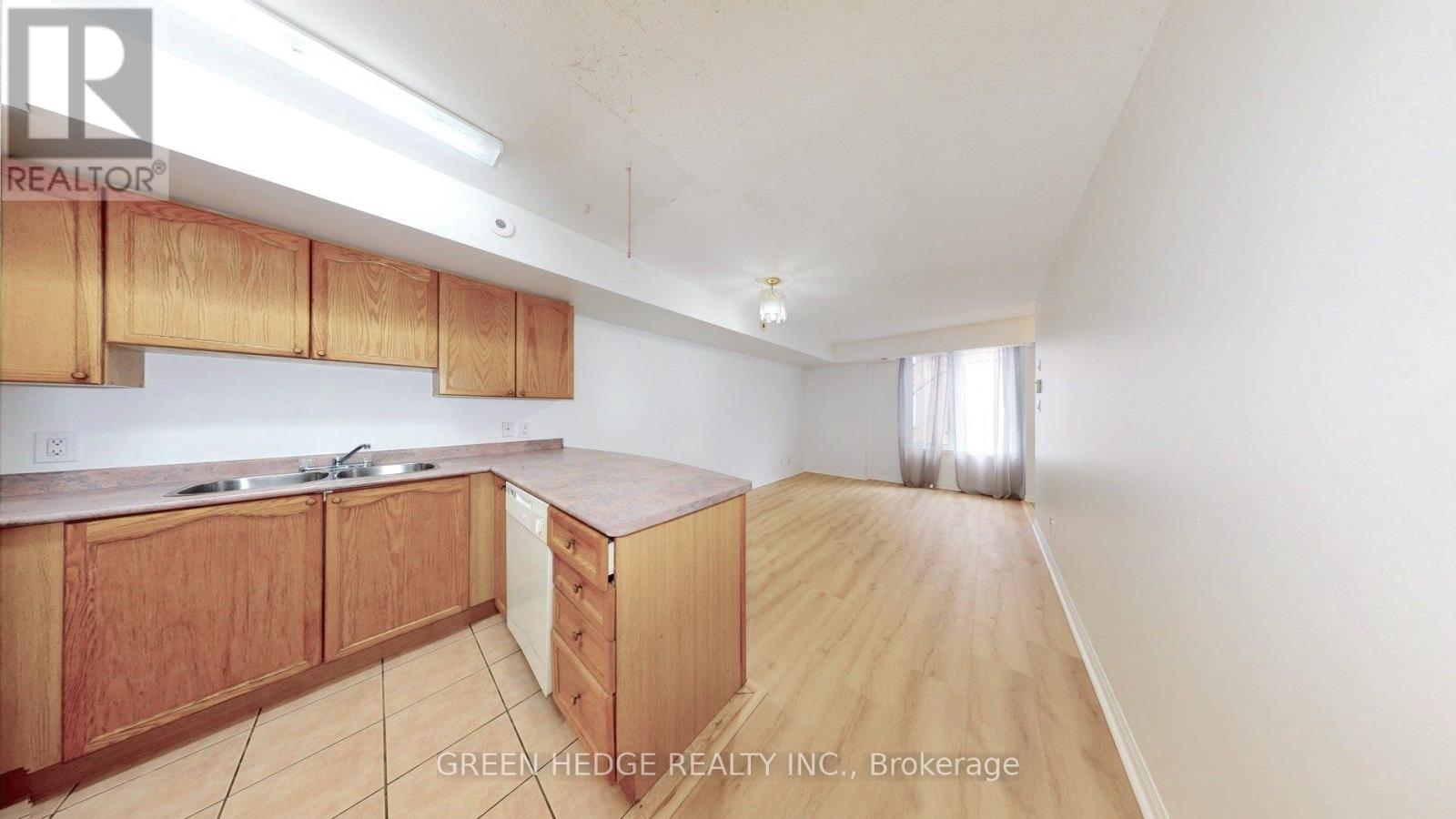 320 - 26 DOURO STREET