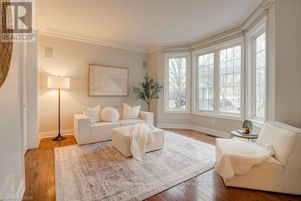 111 GLAZEBROOK CRESCENT