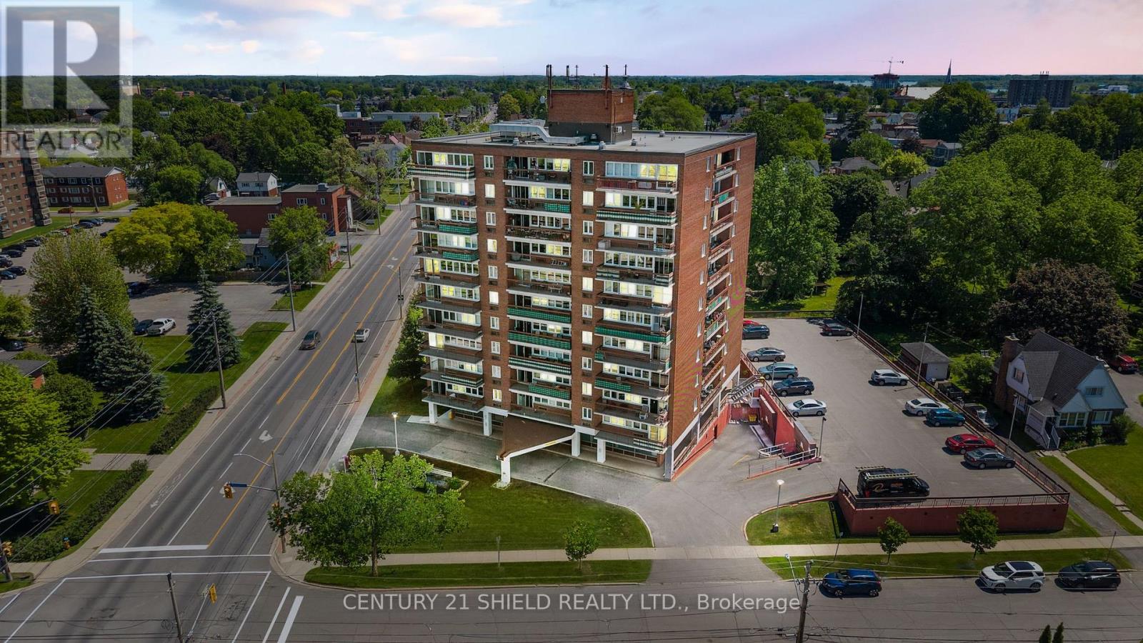 Photo 1 of 43 — 401 - 308 SECOND STREET E Unit 401, Cornwall, ON K6H1Z1