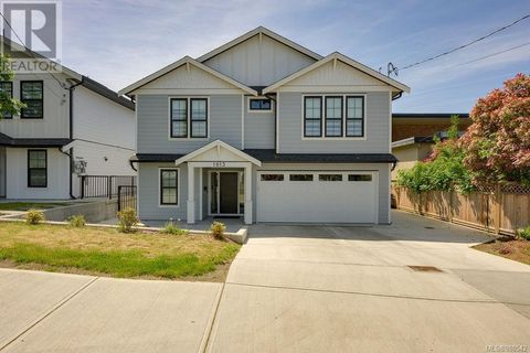 1813 Feltham Rd Saanich BC V8N2A4