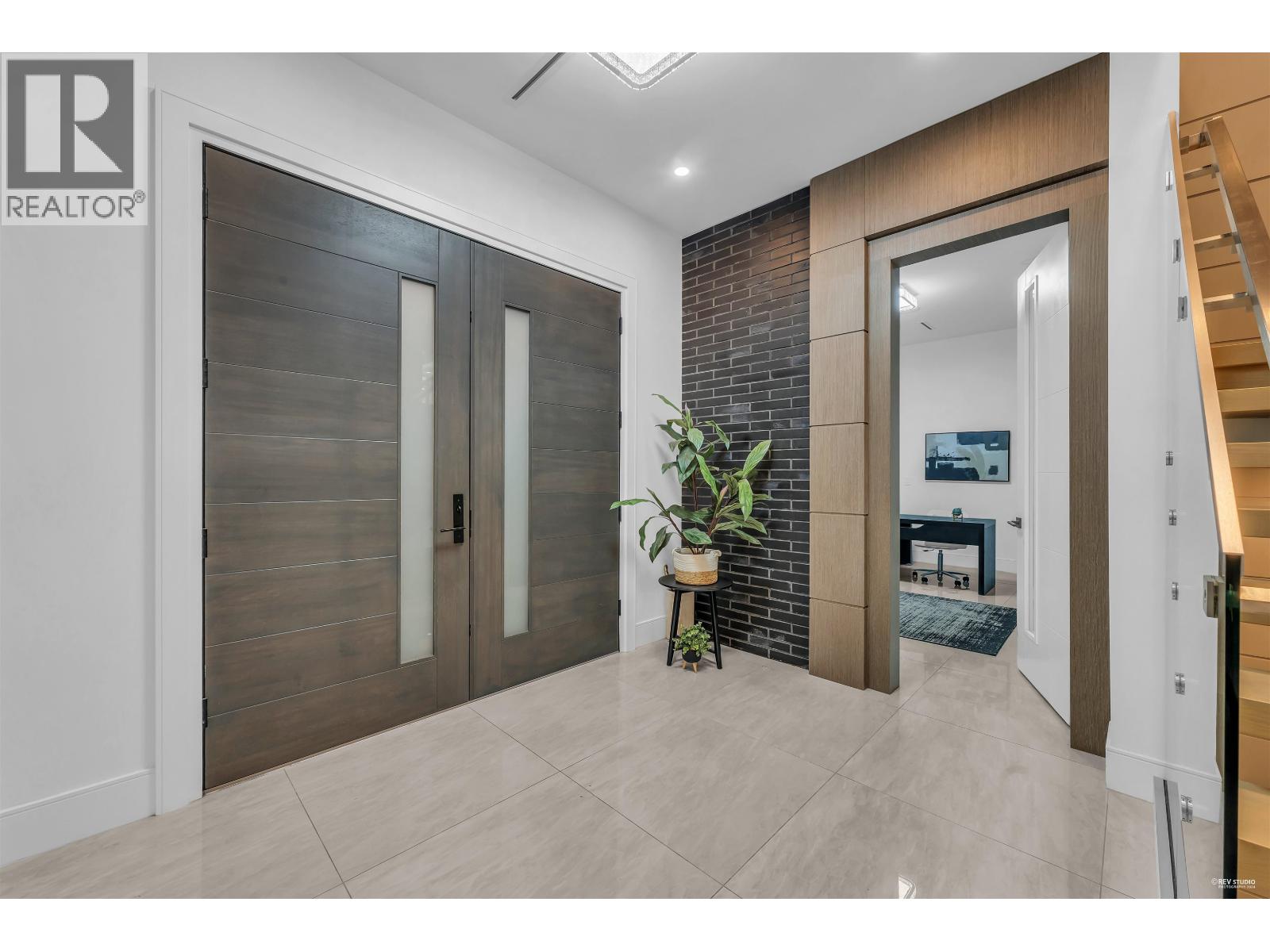 929 CANYON BOULEVARD