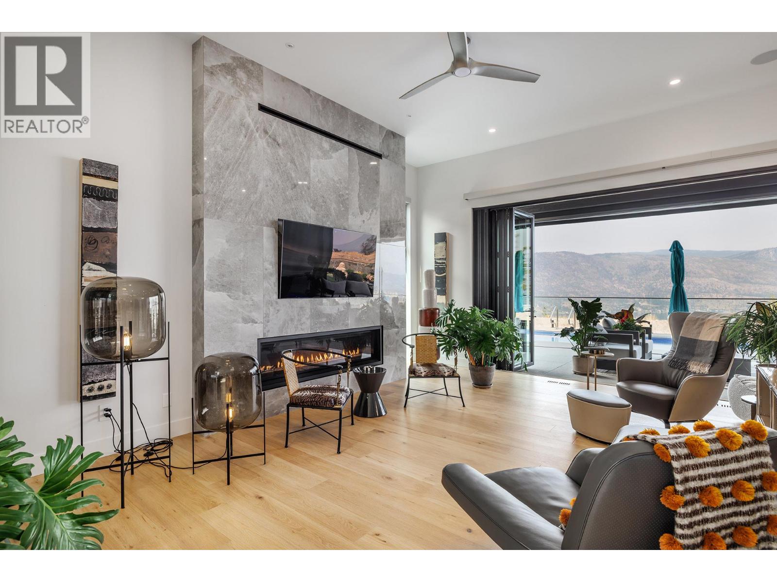 9988 Beacon Hill Drive