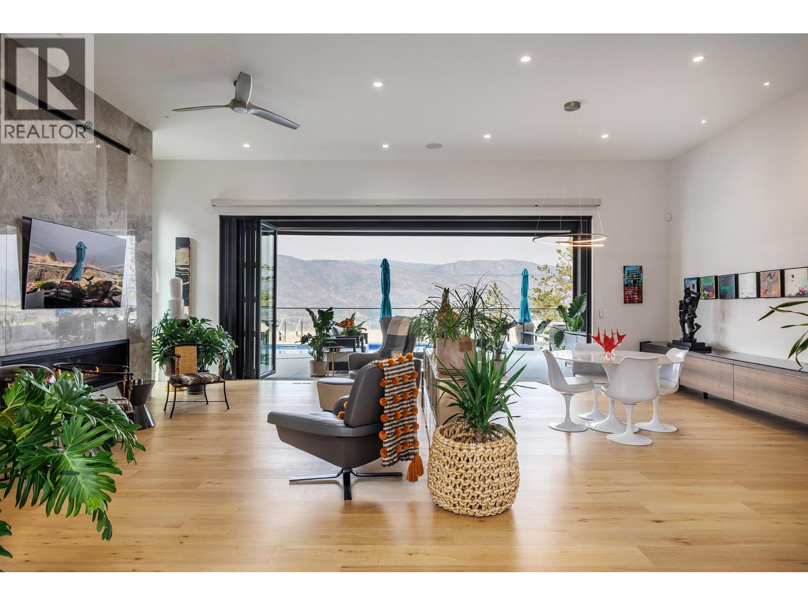 9988 Beacon Hill Drive