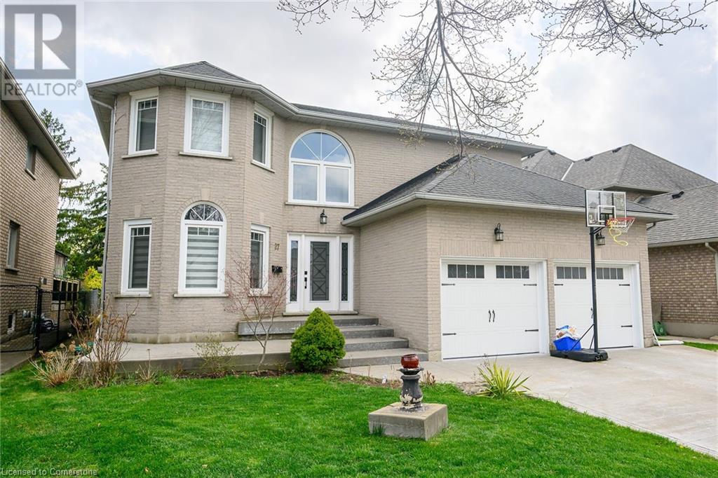 27 PROMENADE Drive