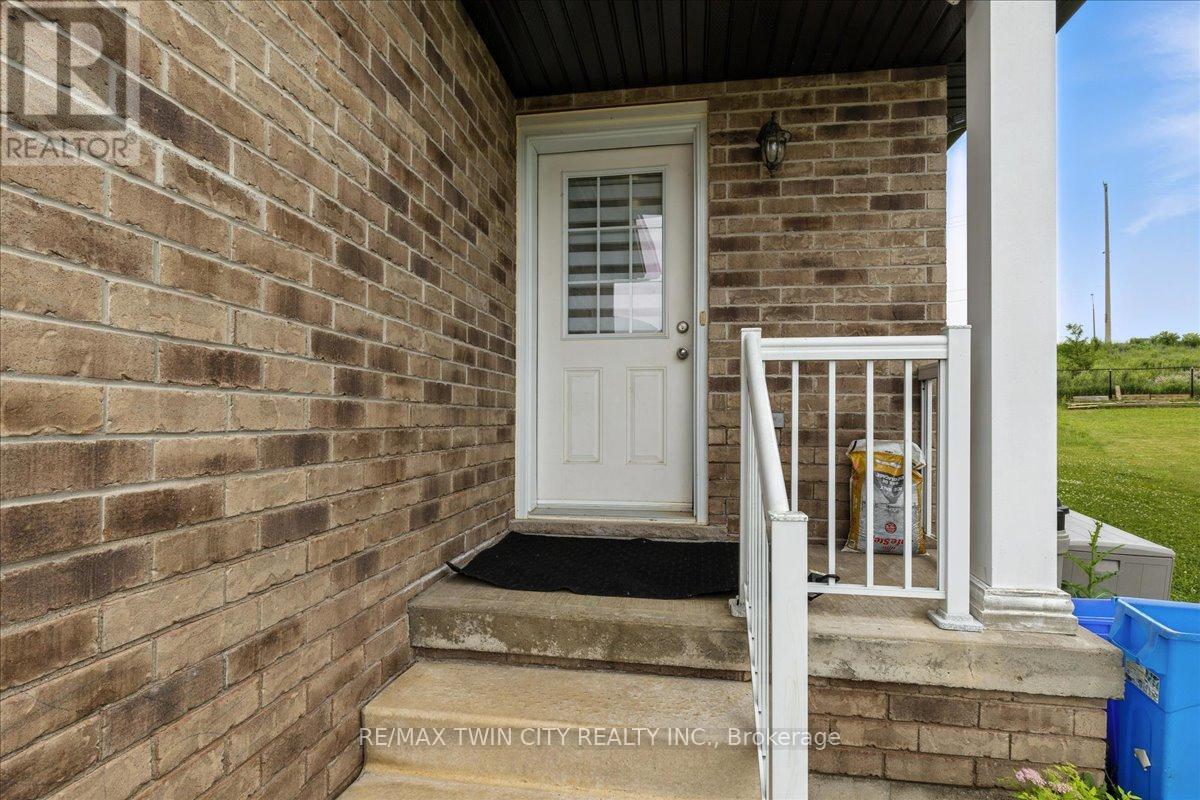 260 COUNTRYSTONE CRESCENT