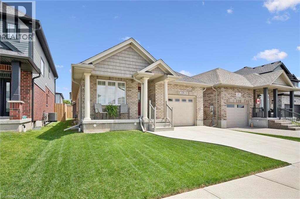 156 WOODBERRY Crescent