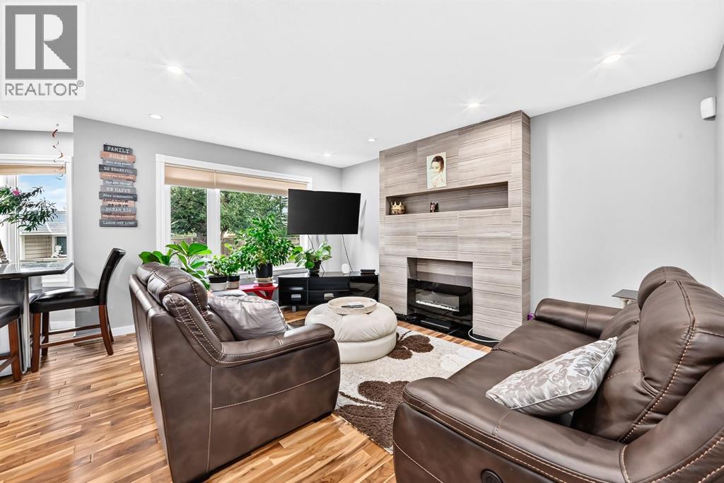 139 Hawkville Close NW