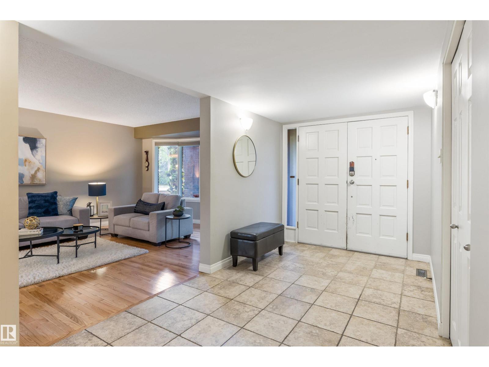 81 LANGHOLM DR