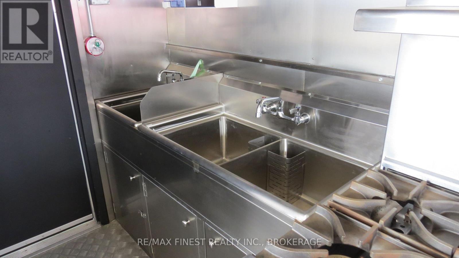 3527 PRINCESS STREET