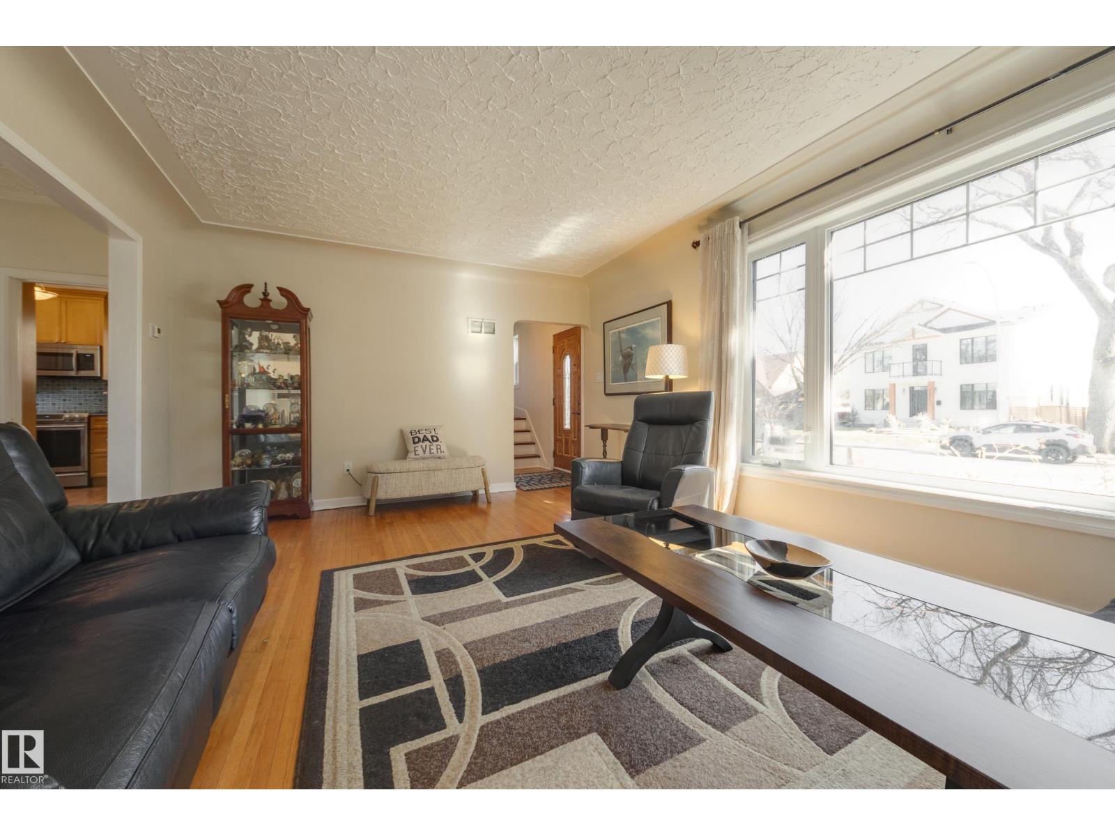11516 72 AV NW