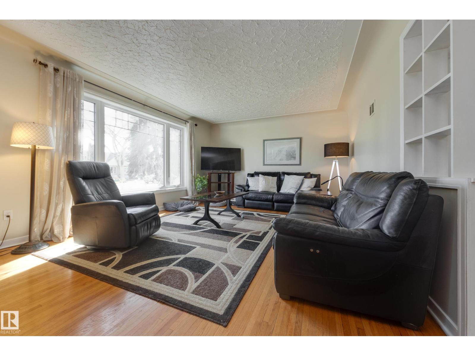 11516 72 AV NW