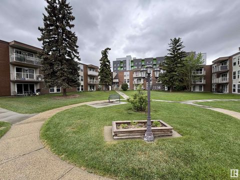 #102 7220 144 AV NW Edmonton AB T5C3E4