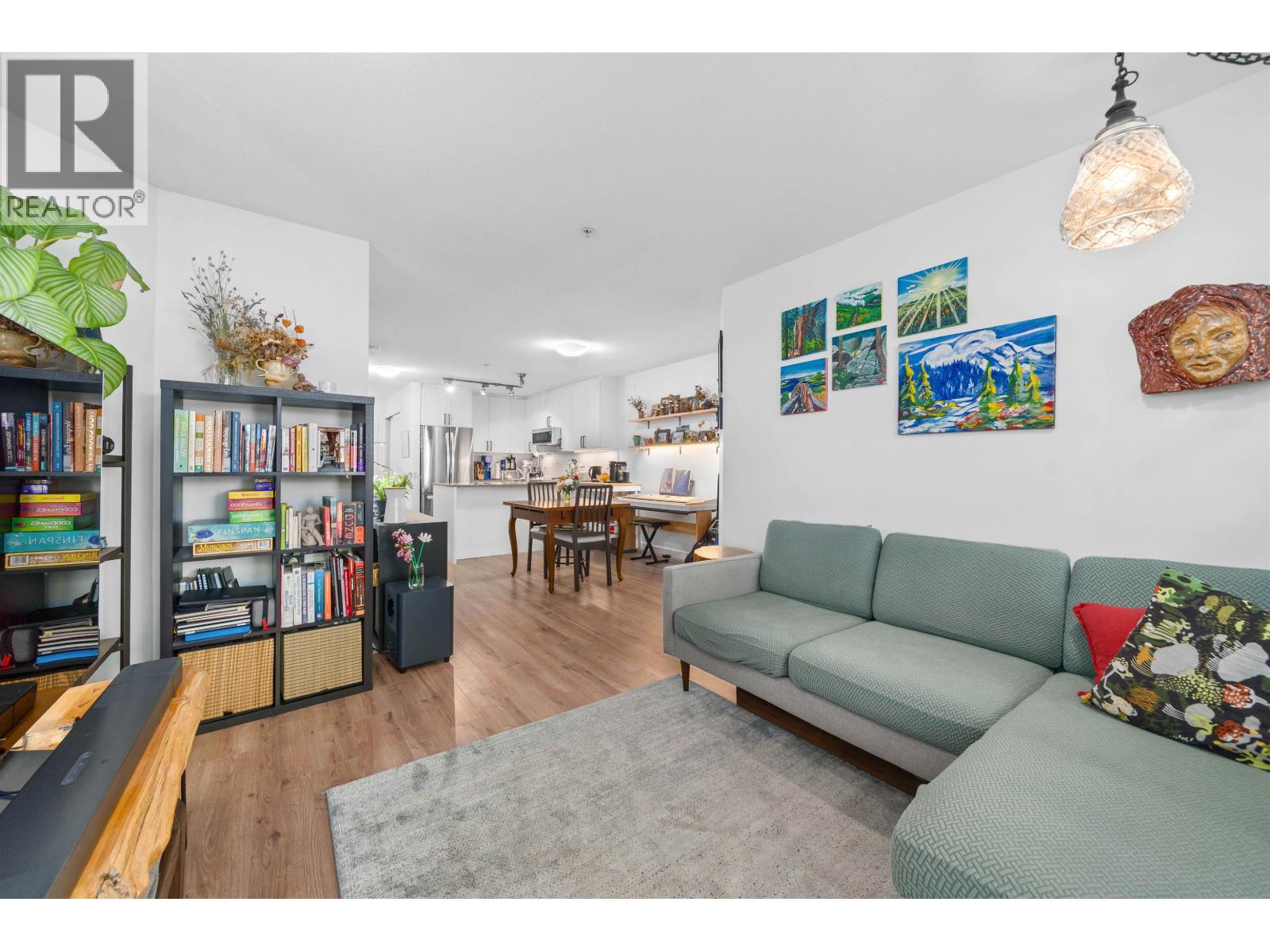 203 4833 BRENTWOOD DRIVE
